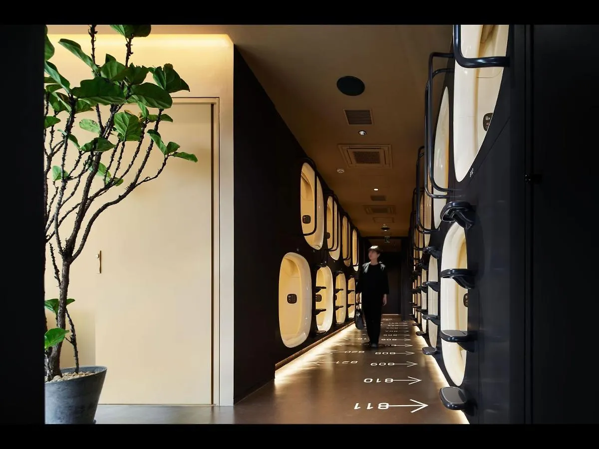 ** Kapslový hotel 9H Nine Hours Woman Shinjuku Sleep Lab Prefektura Tokio Japonsko